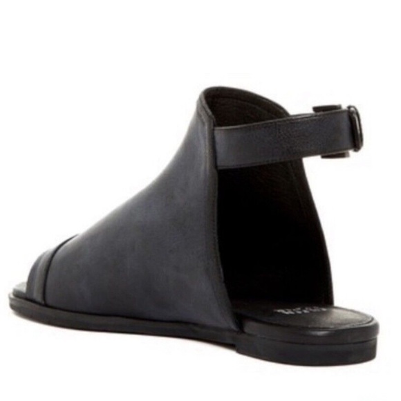 Eileen Fisher black Dakota leather flat sandals - size 5.5 - Picture 2 of 7